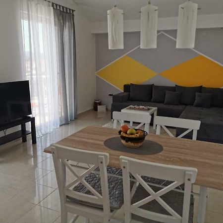 Apartman Lorna Turanj Exterior foto