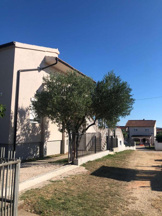 Apartman Lorna Turanj Exterior foto