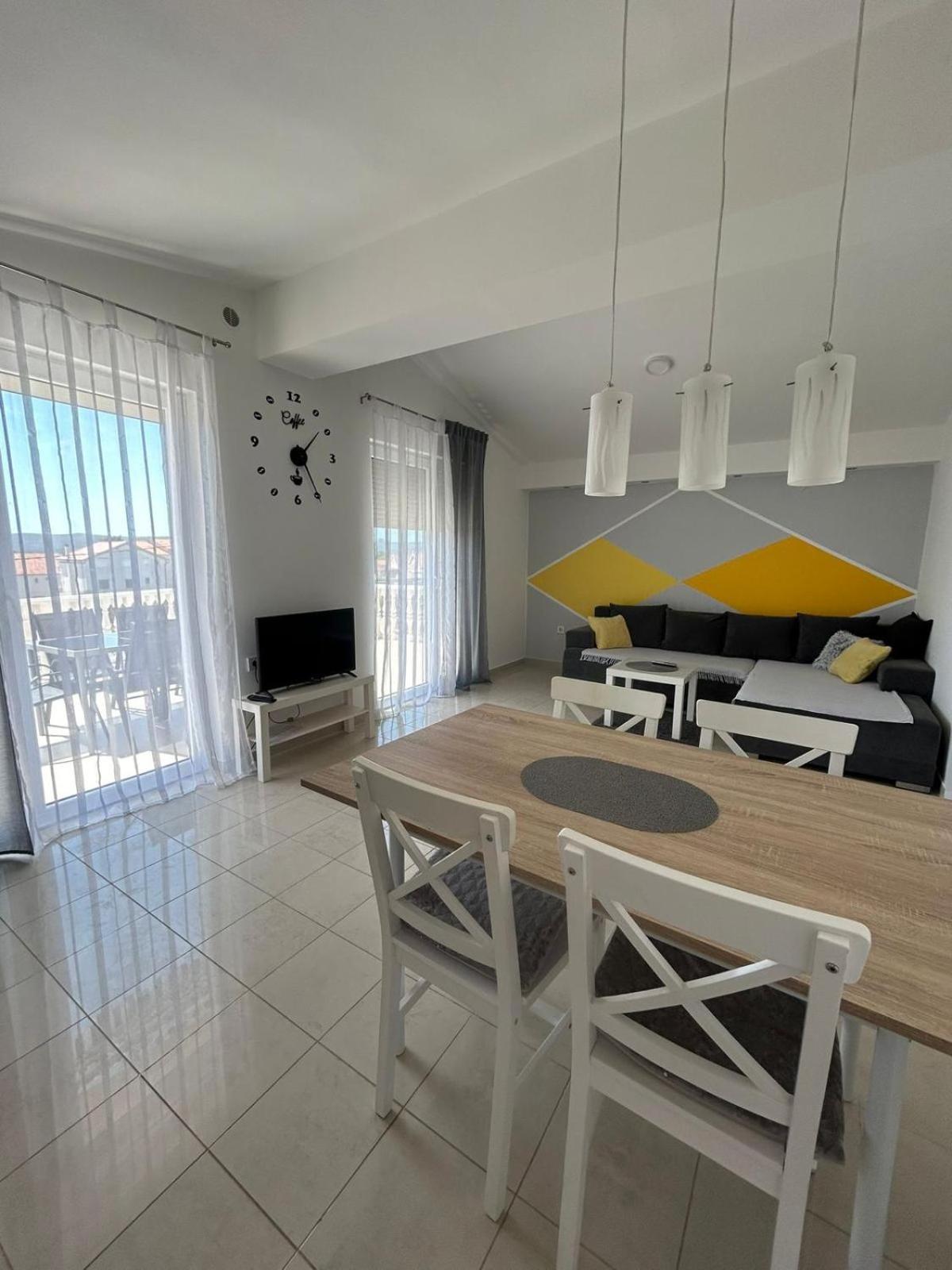 Apartman Lorna Turanj Exterior foto