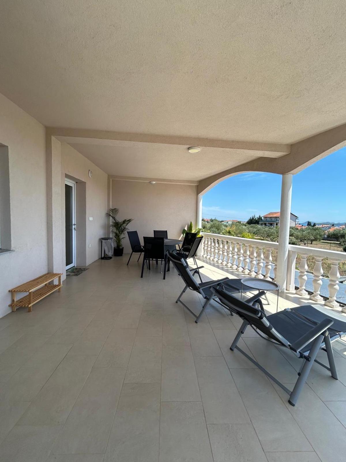 Apartman Lorna Turanj Exterior foto