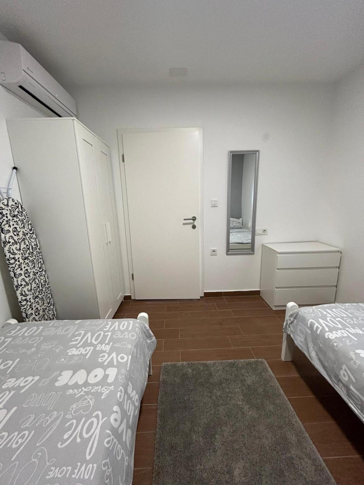 Apartman Lorna Turanj Exterior foto
