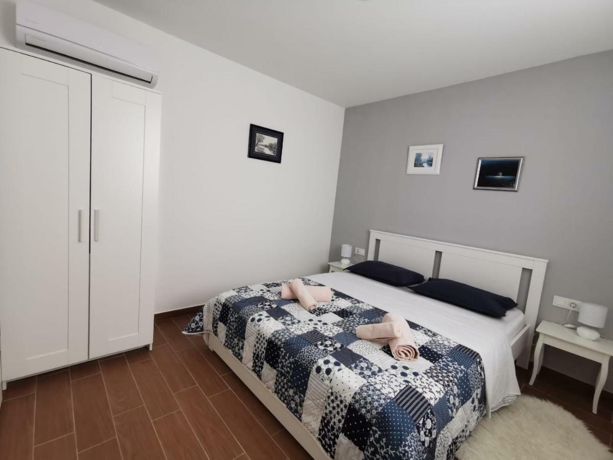 Apartman Lorna Turanj Exterior foto
